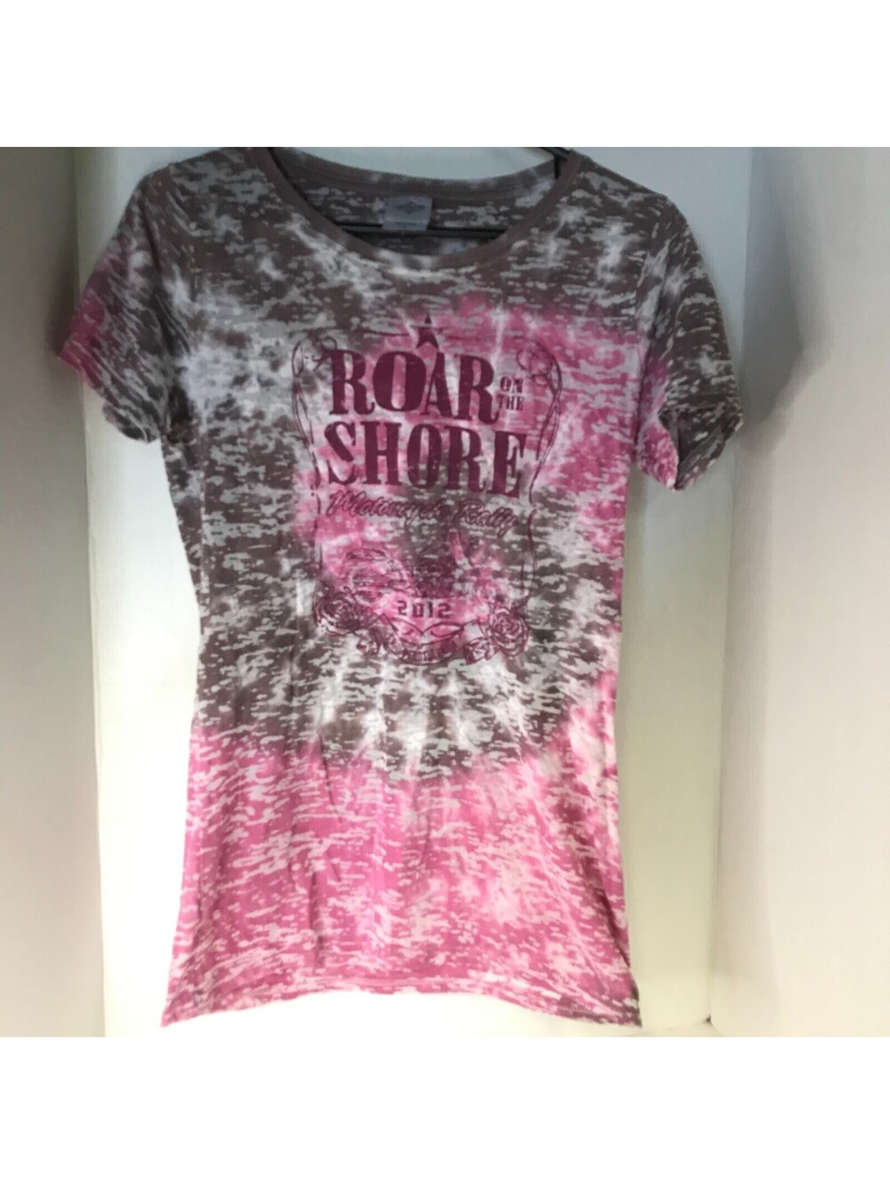 Roar on the Shore Women's T shirt size Large